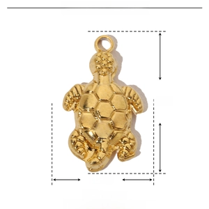 Detailed size parameters of golden stainless steel turtle pendant with 17mm height