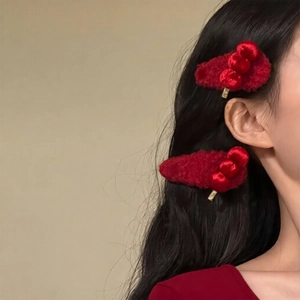 New Year red flocked Tanghulu hair clip with winter fleece texture for women