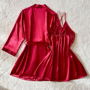 Ensemble pyjama 2 pièces en satin rouge pour femme avec peignoir et nuisette en soie