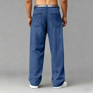 Vue arrière du jean large en Tencel pour homme en bleu foncé avec une coupe droite fluide