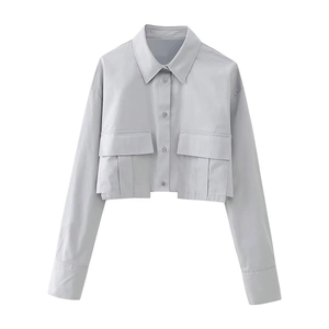 Women's light grey cropped shirt with double utility pockets and long sleeves