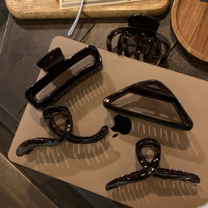 Large Hair Claw Clips Geometric Resin Shark Hairclips Strong Hold Tortoise Shell Accessory Women Commute Daily Style