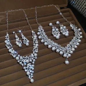 Parure Collier Et Boucles D'oreilles Fleurs Imitation Künstliche Perle Alliage Strass Luxe Bijoux De Mariée Avec Tige En Argent