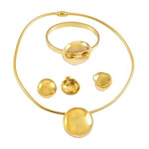 Chic 4-piece gold jewelry set with polished round collar, earrings and bangle