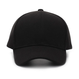 Classic black six-panel baseball cap in twill cotton with a curved brim for sun protection