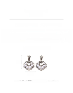 Detailed macro view showing the 5cm vintage pearl and rhinestone drop earring design