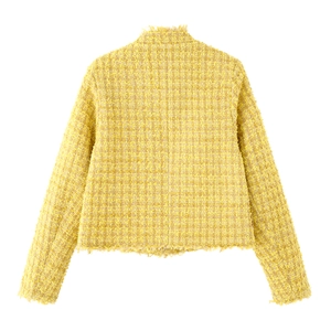 Achteraanzicht van geel tweed jasje met premium textuur en details van franjes