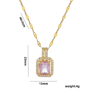 Élégant collier plaqué or 18K avec un pendentif en zircon rose rectangulaire et chaîne 45cm