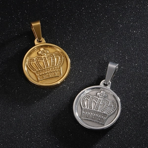 Classic gold and silver crown relief round dog tag pendants in stainless steel