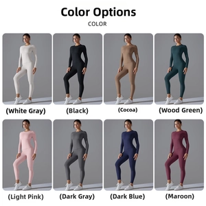 Collage d'ensembles de yoga extensibles en huit coloris, dont marine, bordeaux et gris