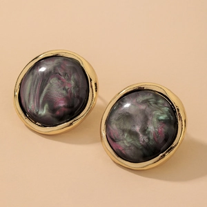 Vintage round resin stud earrings with golden textured frame and marble pattern