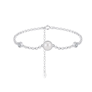 Macro shot of S925 sterling silver chain with natural pearls and zircon stone details