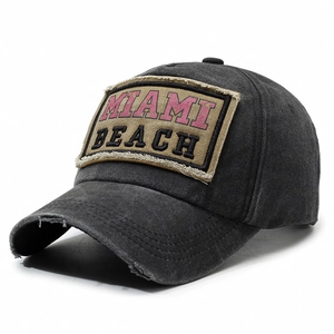 Cappellino da baseball vintage nero slavato con ricamo Miami Beach ed effetti usurati