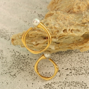 French retro style gold plated titanium steel open ring with glossy faux pearl ornament