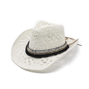 Chapeau de soleil en paille fait main avec pompons noirs décoratifs et larges bords