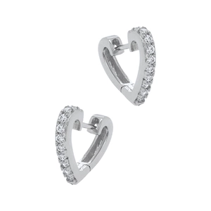 Elegante S925 Silber Herz Ohrringe mit Mikro-Pavé-Kristallen auf weißem Hintergrund