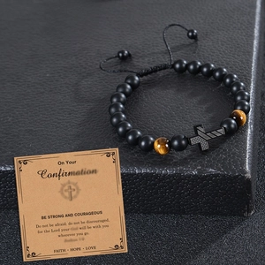Bracelet en perles œil de tigre noir mat avec pendentif croix et carte de message