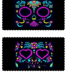 Gros plan de tatouages de visage néon du Jour des Morts avec motifs de fleurs et de toiles