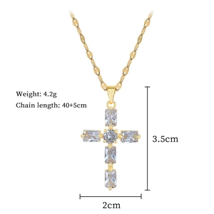 Dimensions du pendentif croix avec poids de 4,2g, hauteur 3,5cm et chaîne 40+5cm