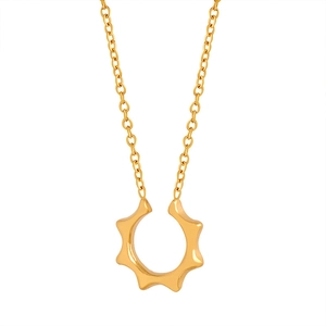 Collier minimaliste à pendentif solaire en acier titane plaqué or 18 carats élégant