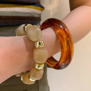 Retro acrylic resin beaded bracelet and amber tortoiseshell bangle for women