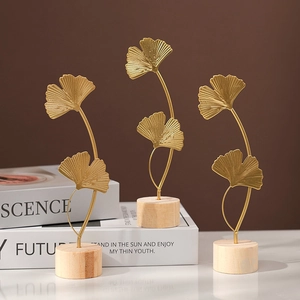Gold Metal Leaf Feather Desktop Ornament Wood Base Nordic Minimalist Home Office Decoration Light Luxury Iron Art Figurine