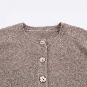 Women's crewneck knit cardigan with ribbed collar and smooth buttons in taupe brown