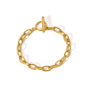 Close-up of chunky gold 304 stainless steel chain bracelet with modern OT toggle clasp