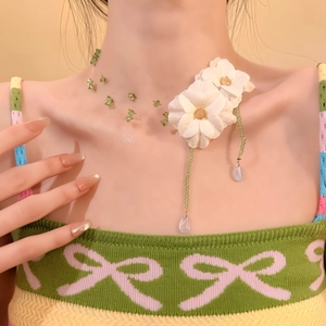 Collana con Perline di Vetro e Fiori in Tessuto per Donna Elegante Ciondolo a Goccia d'Acqua con Perline Verdi Lusso Leggero Fatto a Mano Gioielli