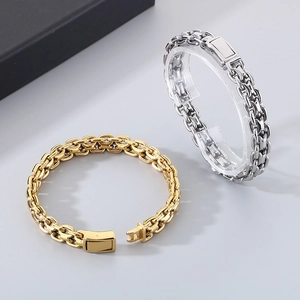 Polished stainless steel curb chain bracelet set in gold and silver with square clasps