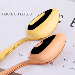 Mini-Löffel aus Edelstahl in Gold und Roségold mit glatten, abgerundeten Kanten