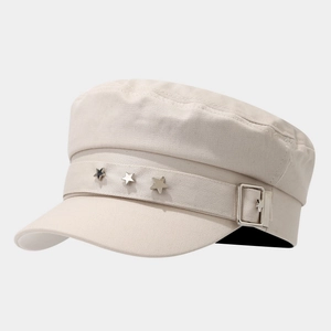 Casquette de marin beige en coton avec étoiles métalliques et boucle de réglage argent