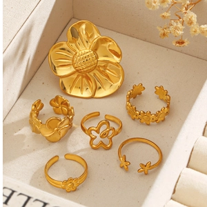18K gold plated stainless steel daisy flower ring set with adjustable opening design