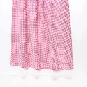 Robe midi vichy rose et blanc avec détails en tissu texturé et motif à carreaux classique