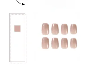 Primer plano de uñas postizas rosa nude nacarado con purpurina fina y forma cuadrada-oval
