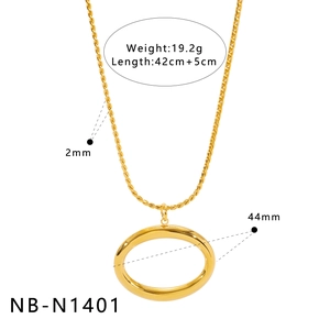 Detail showing 44mm gold oval pendant dimensions and necklace weight of 19.2g