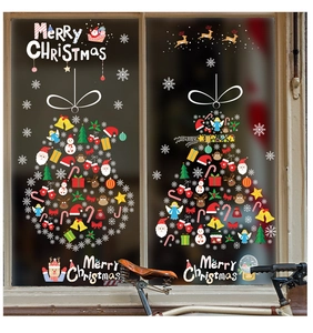 Détail des autocollants de fenêtre de Noël colorés avec Père Noël, renne et bonhomme de neige
