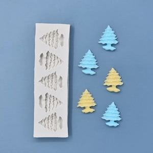 5-cavity Christmas tree silicone mold for DIY baking and festive cake decorating