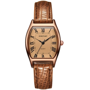 Montre vintage tonneau pour femme avec boîtier en or rose et bracelet en cuir marron