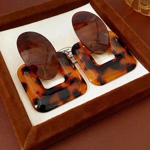 Retro geometric square and oval resin earrings with amber tortoiseshell pattern texture