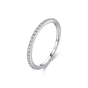 Sparkling VVS1 moissanite stone S925 sterling silver band ring for women in elegant style