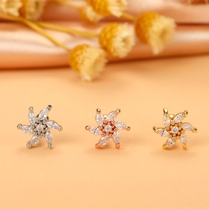 Détails des piercings fleur en acier inoxydable en argent, or et or rose avec zircons