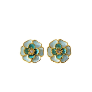 Elegant gold-plated stainless steel cat-eye stone flower stud earrings for women