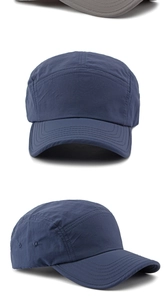 Dettaglio del cappellino camping blu navy a 5 pannelli con occhielli e visiera piatta