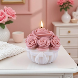 Bouquet di rose candela profumata con base a fiocco bianco per decoro e aromaterapia