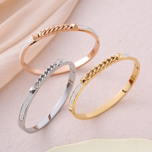 Chic Stainless Steel Bangle With Pave Rhinestones And Chain Link Detail Pyramid Rivet Industrial Luxury Wristband