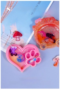 Silicone mold for DIY resin storage trays featuring cat paw and heart shaped designs