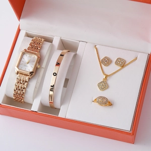 Set orologio al quarzo dorato da donna con bracciale Love, collana e anello coordinati