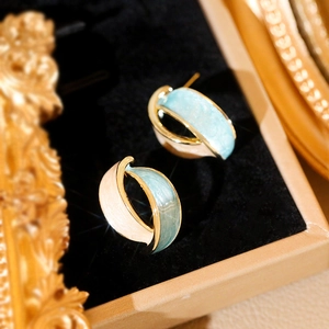 French Vintage Enamel Contrast Color C-Shape Earrings For Women Copper Gold Plated Mosquito Coil Ear Clip 925 Silver Post Jewelry
