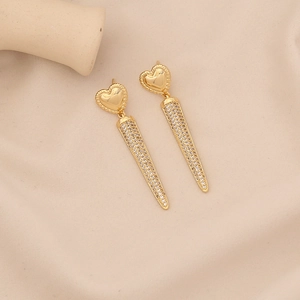 Boucles d'oreilles cœur géométriques avec pendentifs coniques et incrustation de zircone